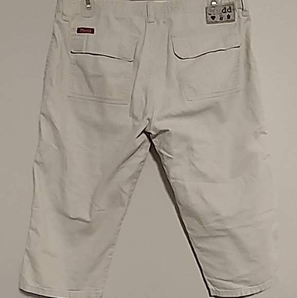 Khaki Capris - Picture 3 of 4